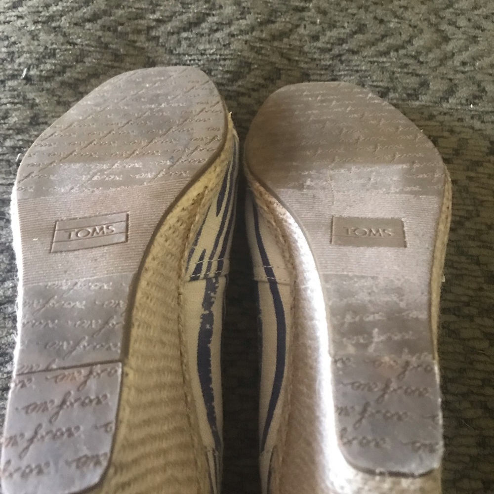 TOMS - Picture 4 of 4